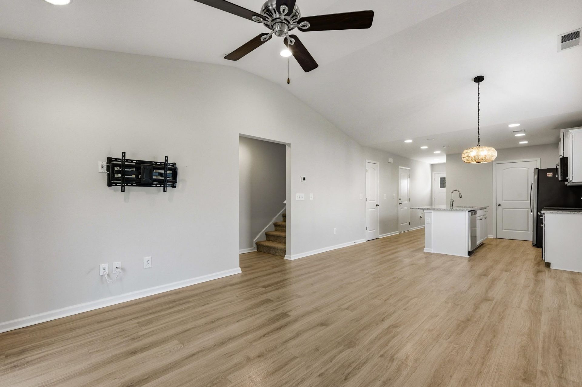 156 Machrie Loop  Photo 13