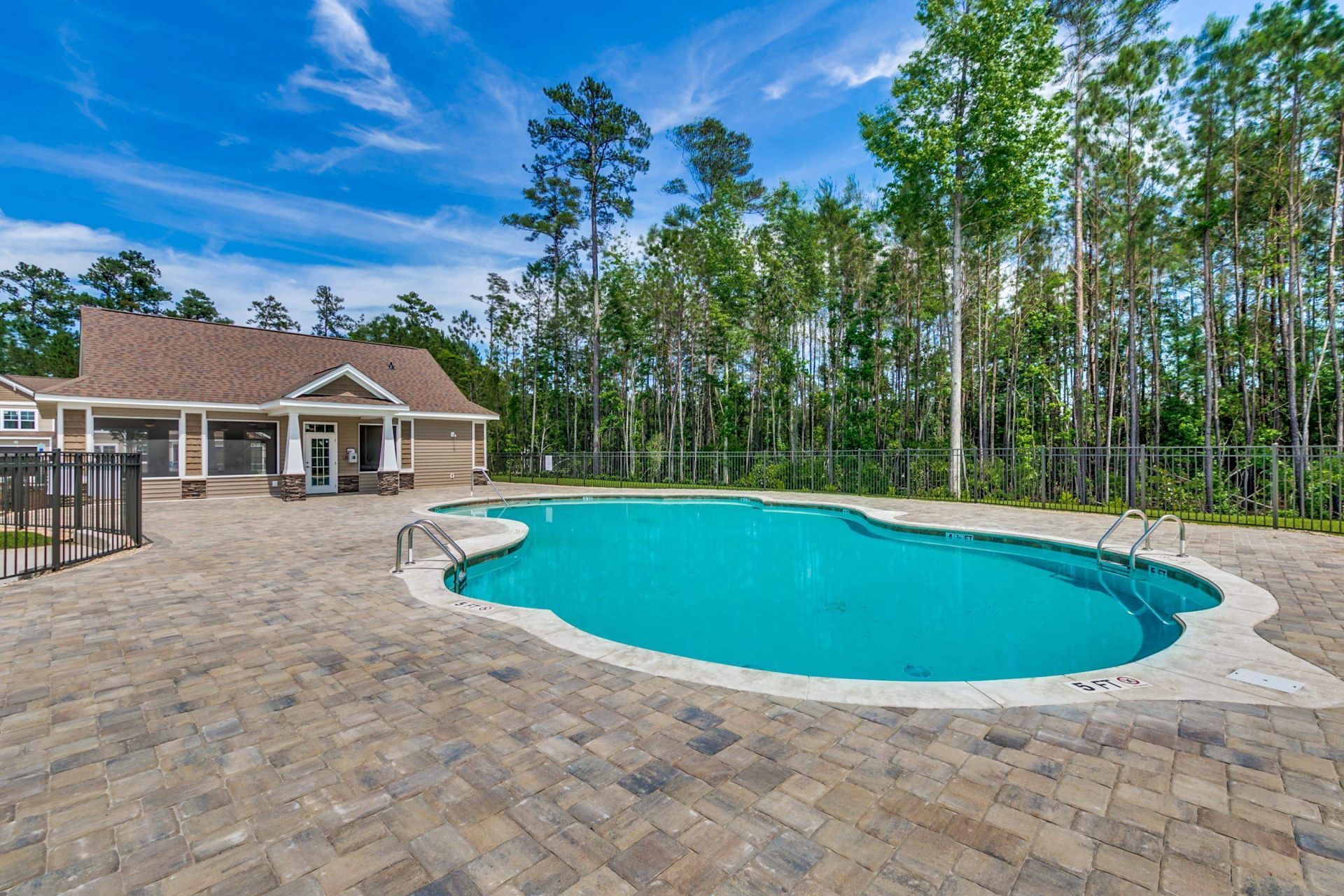 156 Machrie Loop  Photo 38