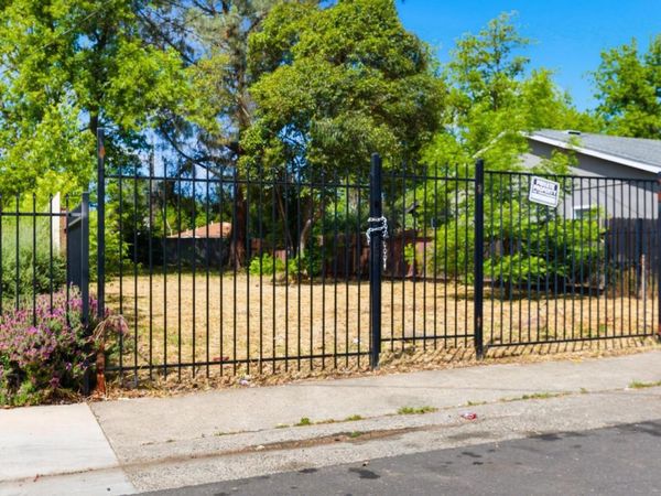 4046 43rd St, Sacramento, CA 95820