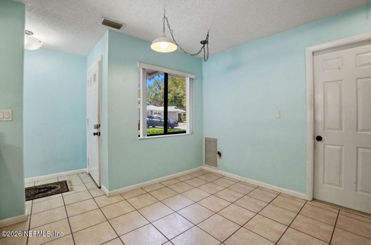 10 Lake Forest Circle N, Palm Coast, FL 32137 Photo