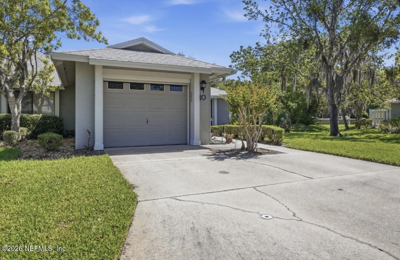 10 Lake Forest Circle N, Palm Coast, FL 32137 Photo