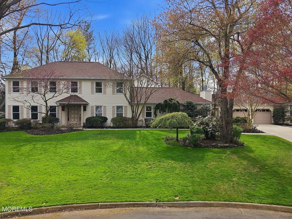 8 Roebling Court, Leonardo, NJ 07737