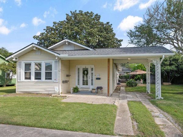 378 Courthouse St, Port Allen, LA 70767