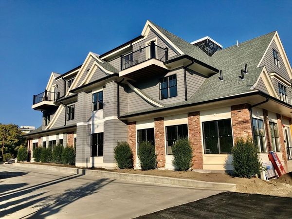 15 Oak, Unit 202, Needham, MA 02492