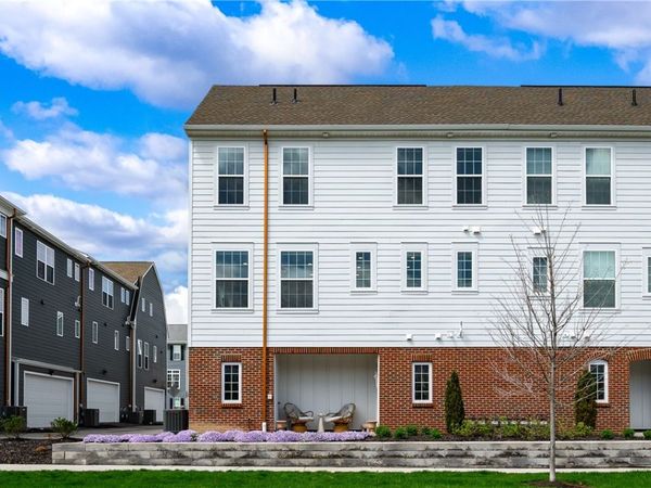 800 Gillian Ln, Cranberry Twp, PA 16066