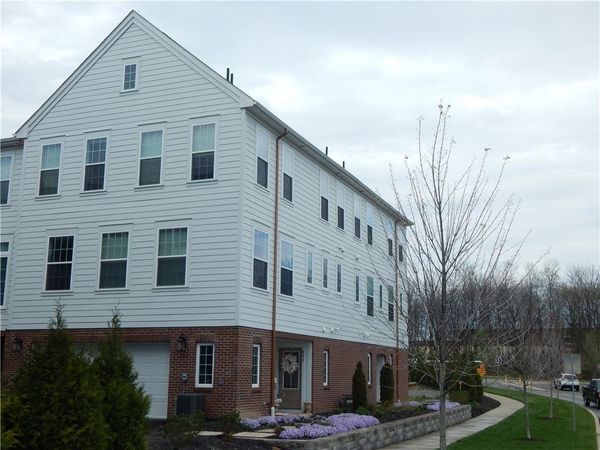 800 Gillian Ln , Cranberry Twp, PA 16066