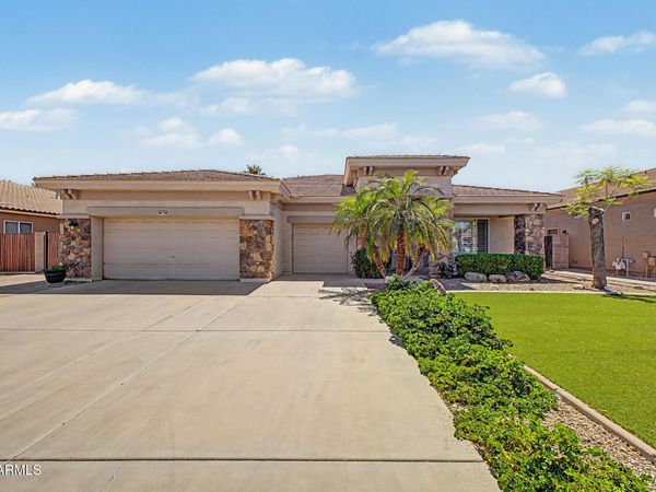 9749 W BENT TREE Drive, Peoria, AZ 85383