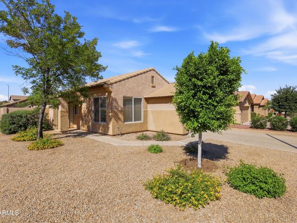 7650 W Foothill Drive, Peoria, AZ 85383