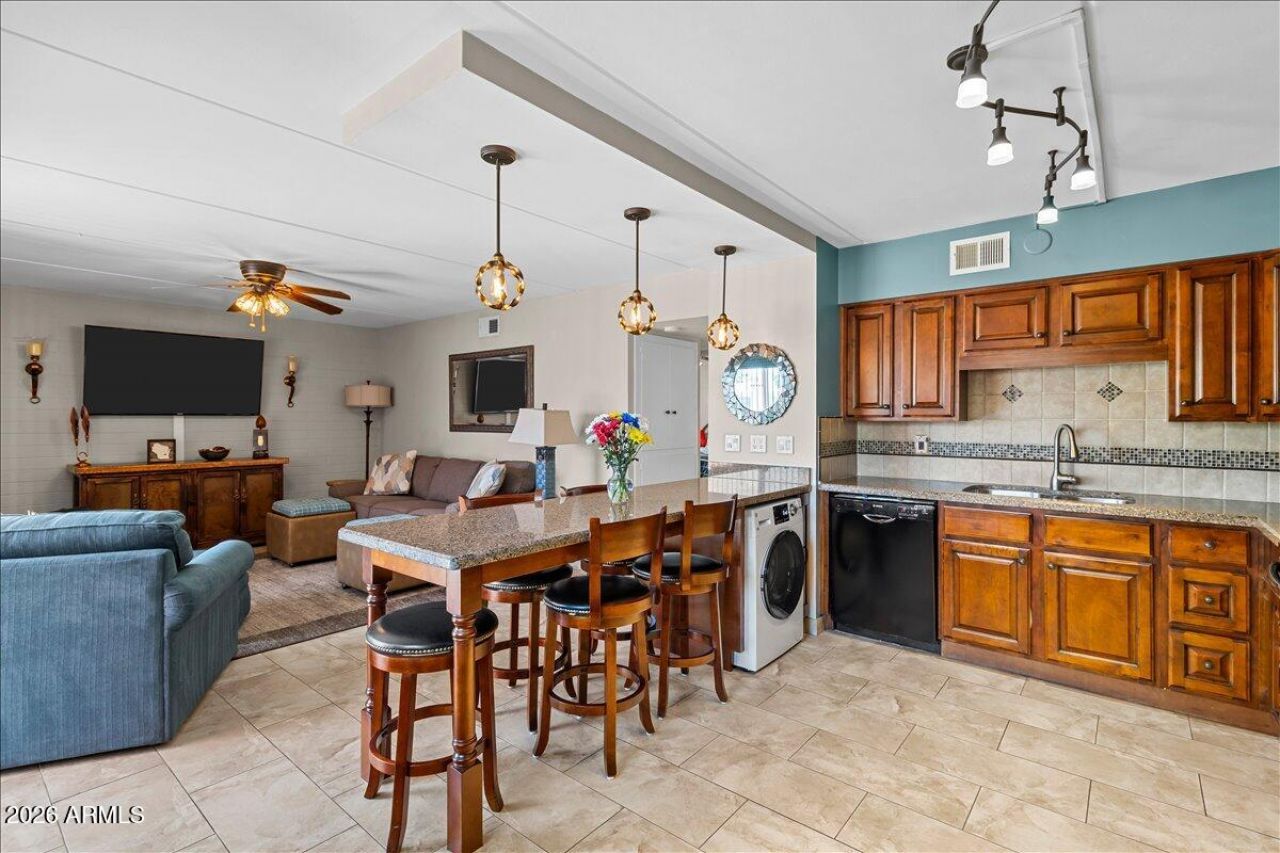 7751 E GLENROSA Avenue Scottsdale, AZ 85251