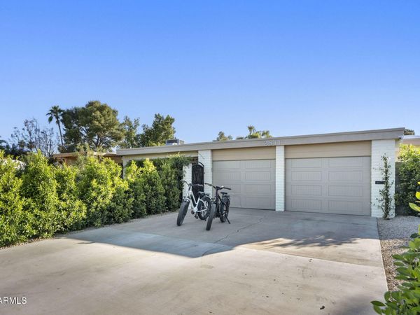 2811 E CORRINE Drive, Phoenix, AZ 85032