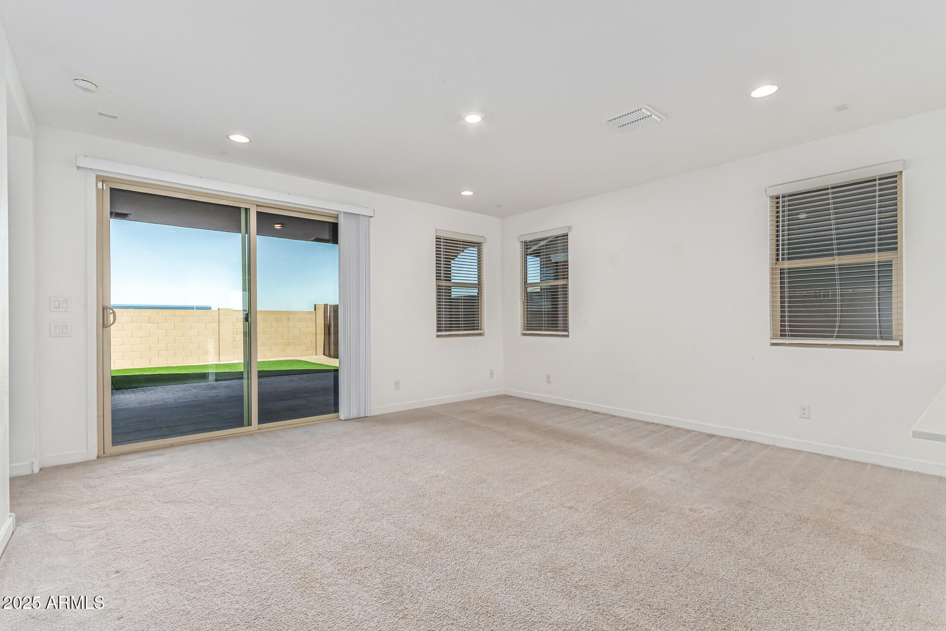 12608 W Kaler Drive, Glendale, AZ 85307 Main Photo