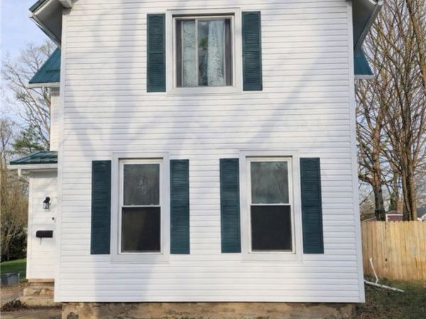 31 Church Street , Phelps, NY 14532