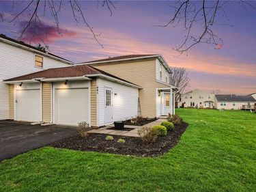 481 Nadine Dr, Webster, NY 14580