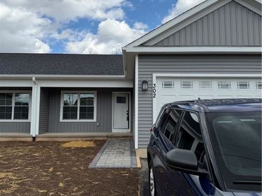 302 Nicks Way , Syracuse, NY 13209