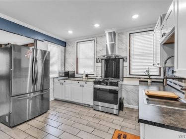 30 Loxley Court , West Seneca, NY 14224