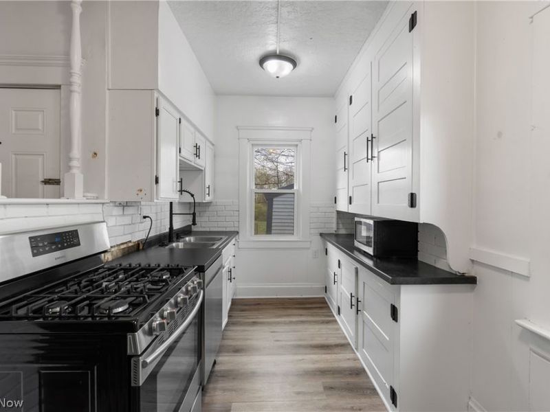 32 Penfield Avenue, Akron, OH 44310 Photo 14