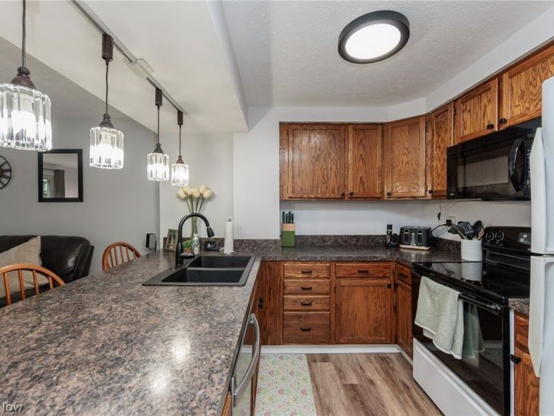 4757 Ledgewood Drive, Unit 9-D, Medina, OH 44256 Photo 12