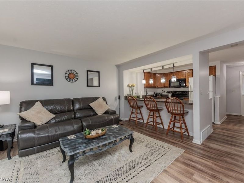 4757 Ledgewood Drive, Unit 9-D, Medina, OH 44256 Photo 8