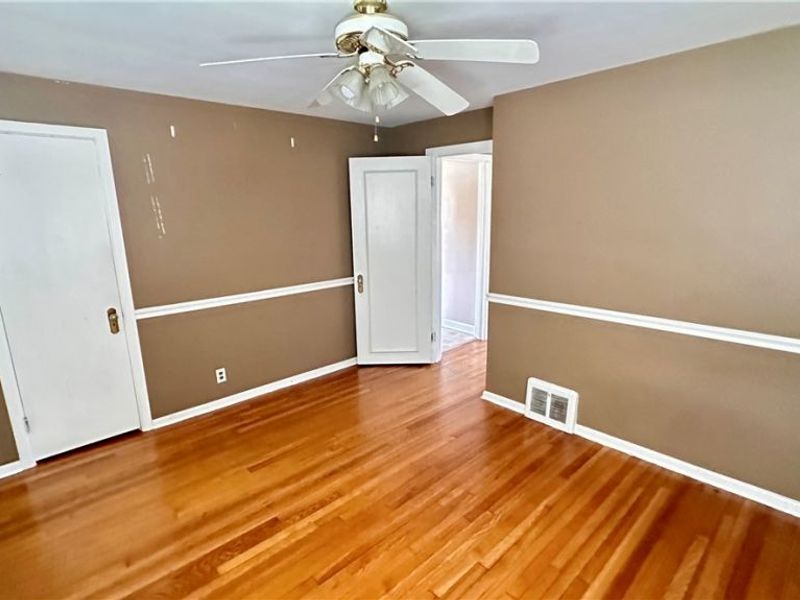 275 E 210th Street, Euclid, OH 44123 Photo 12