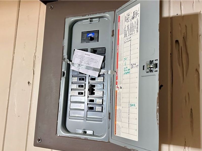 275 E 210th Street, Euclid, OH 44123 Photo 14