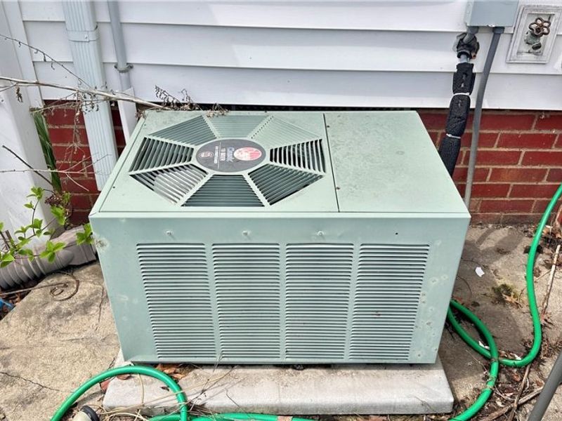 275 E 210th Street, Euclid, OH 44123 Photo 17