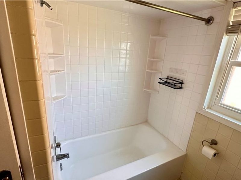 275 E 210th Street, Euclid, OH 44123 Photo 18