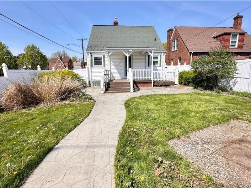 275 E 210th Street, Euclid, OH 44123 Photo 4