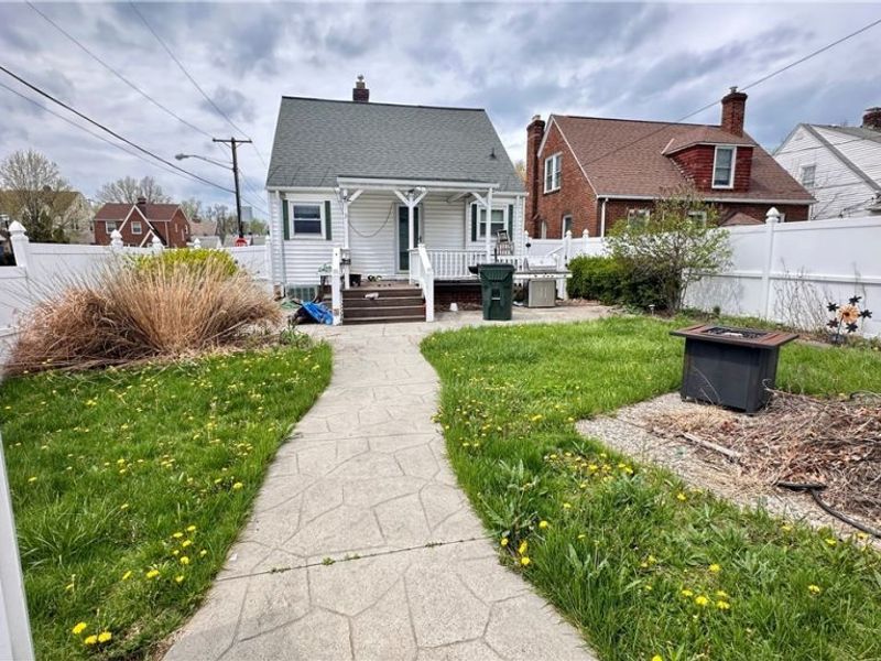 275 E 210th Street, Euclid, OH 44123 Photo 4