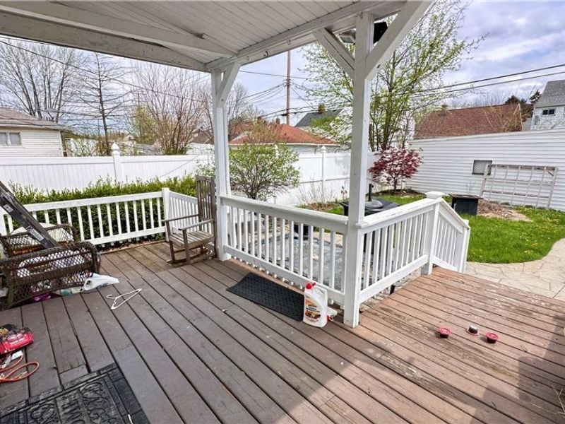 275 E 210th Street, Euclid, OH 44123 Photo 5