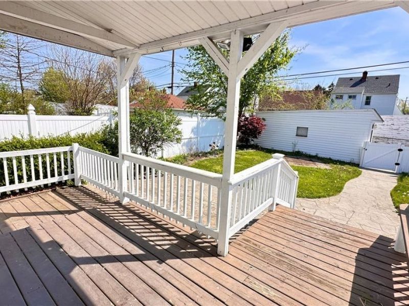 275 E 210th Street, Euclid, OH 44123 Photo 6