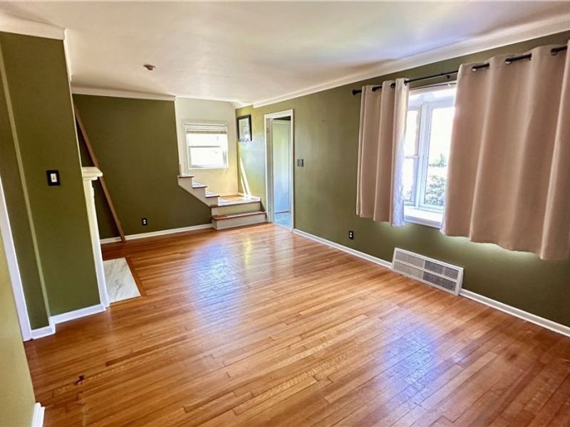 275 E 210th Street, Euclid, OH 44123 Photo 8