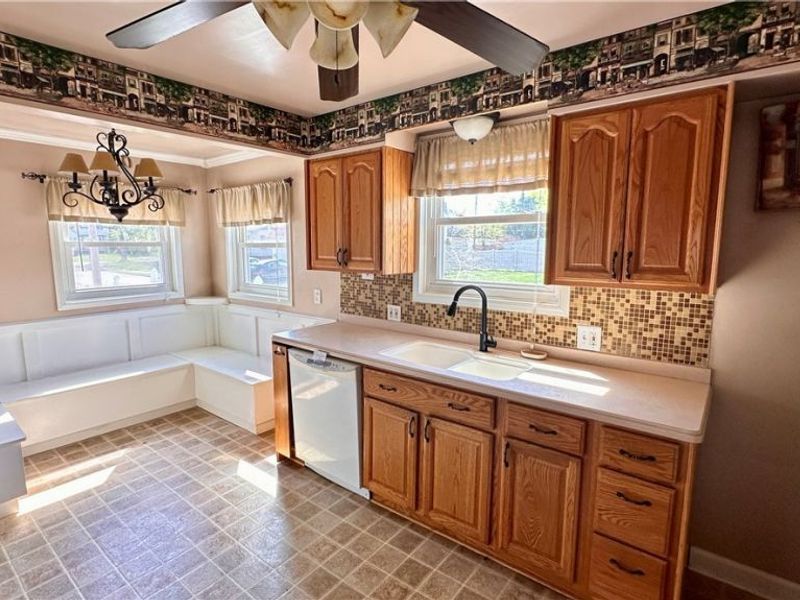 275 E 210th Street, Euclid, OH 44123 Photo 9