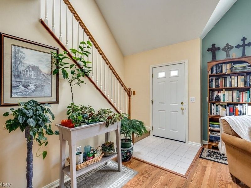 7559 Chandler Court, Sagamore Hills, OH 44067 Photo 3