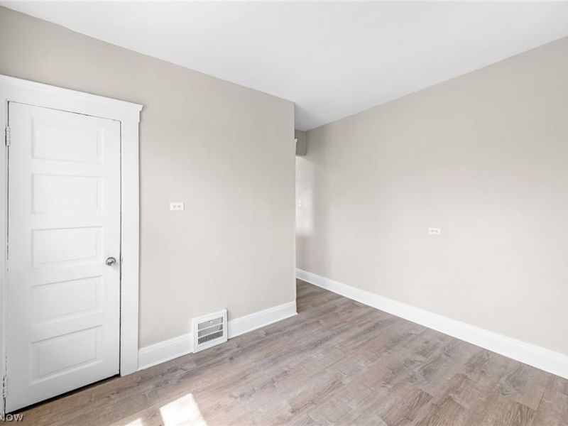 3225 W 38th Street , Cleveland, OH 44109 Photo 10