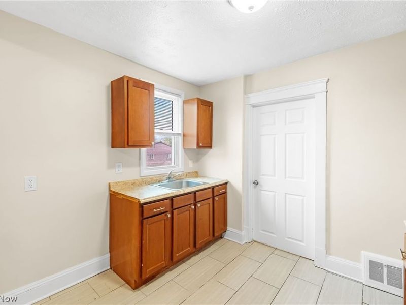 1362 W 83rd Street , Cleveland, OH 44102 Photo 11