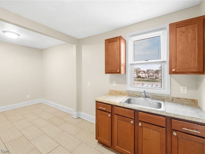 1362 W 83rd Street , Cleveland, OH 44102 Photo 9