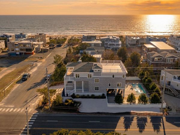 2 E CUMBERLAND AVENUE, HARVEY CEDARS, NJ 08008