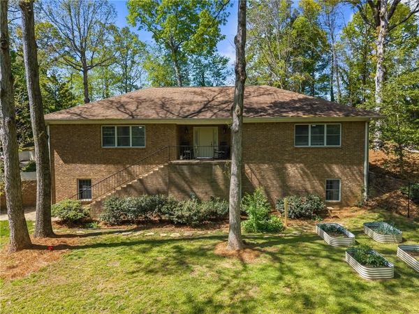 725 Nix Drive, Gainesville, GA 30501