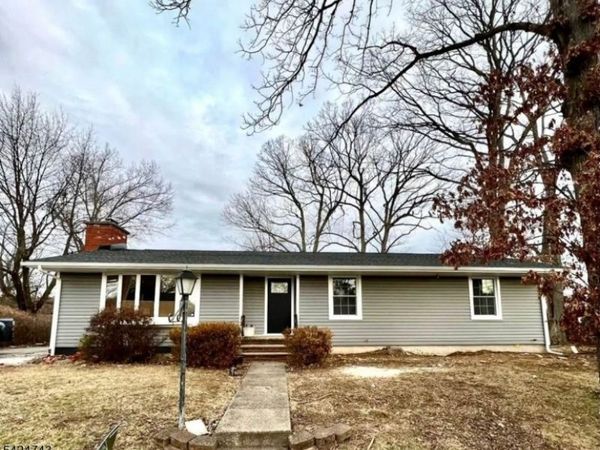 8 Wilcox Ave, Wharton, NJ 07885