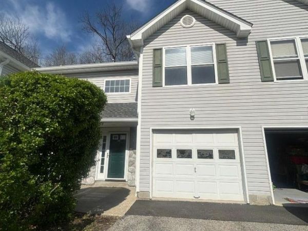 20 Druid Ln, Hardyston, NJ 07419