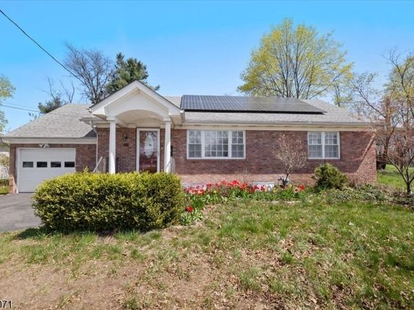 35 E Ridgewood Ave, Paramus, NJ 07652