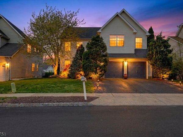 30 Aberdeen Dr, Old Bridge, NJ 08857