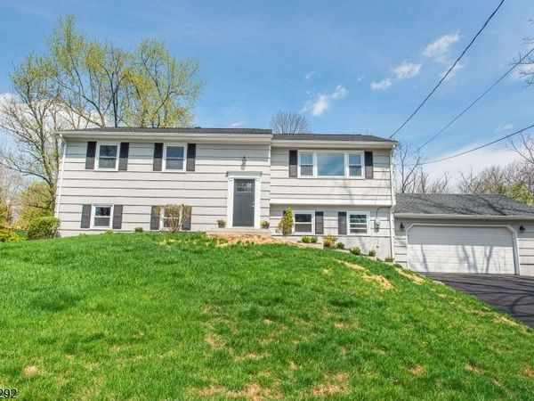 52 Galloping Hill Rd, Bernards, NJ 07920