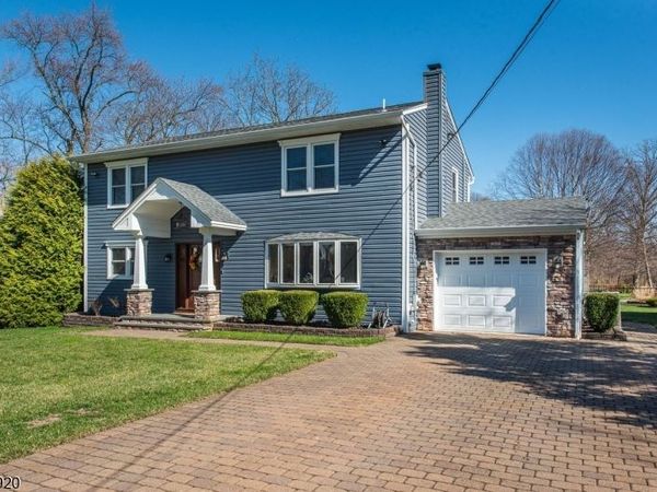 21 Carrol St, Fairfield, NJ 07004