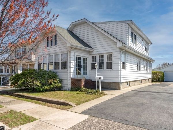 80 Washington Pl, Totowa, NJ 07512