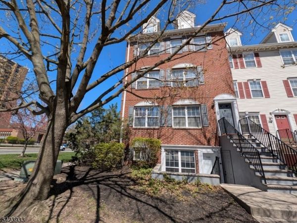 159 W Market St, Newark, NJ 07103