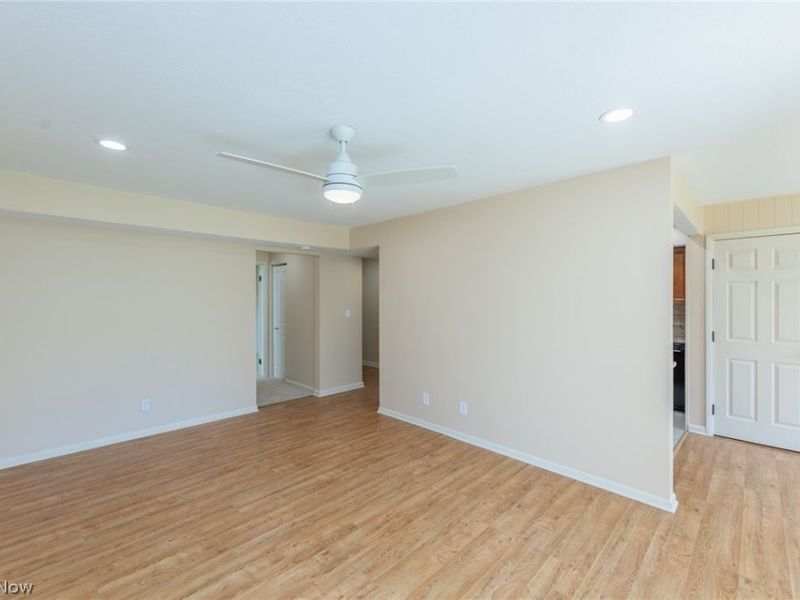 6270 Greenwood Parkway, Unit 402, Sagamore Hills, OH 44067 Photo 12