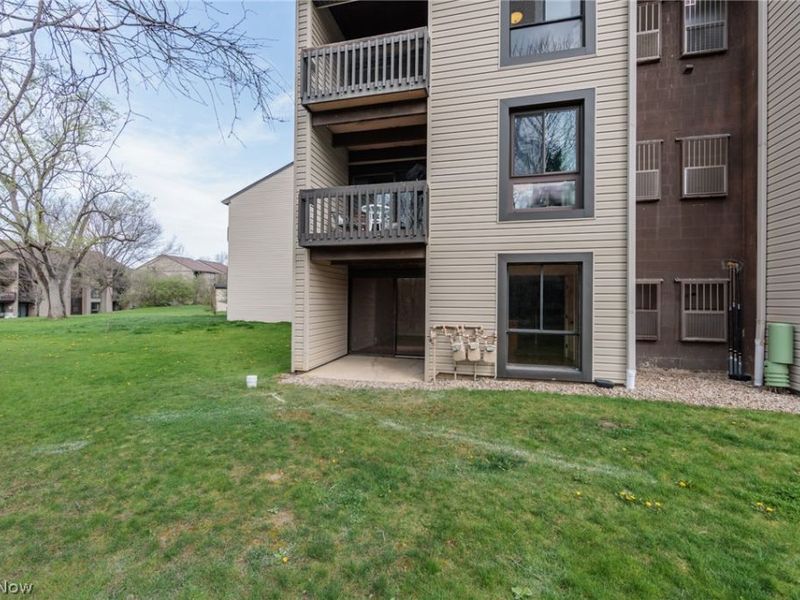 6270 Greenwood Parkway, Unit 402, Sagamore Hills, OH 44067 Photo 18