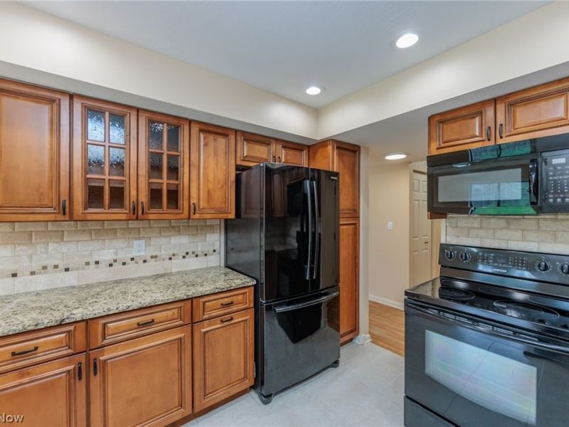 6270 Greenwood Parkway, Unit 402, Sagamore Hills, OH 44067 Photo 5