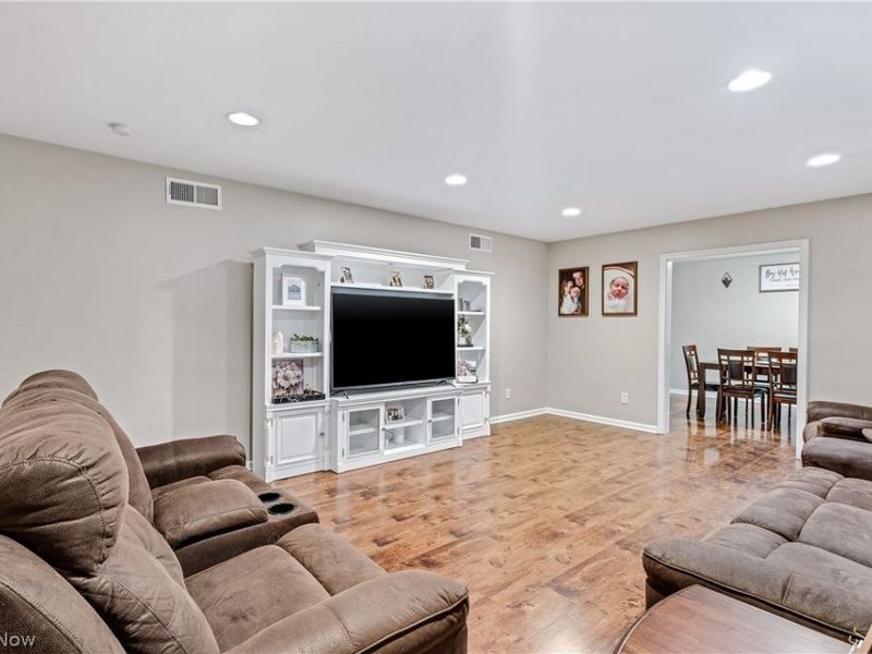 7130 Mill Creek Boulevard, Youngstown, OH 44512 Photo 3